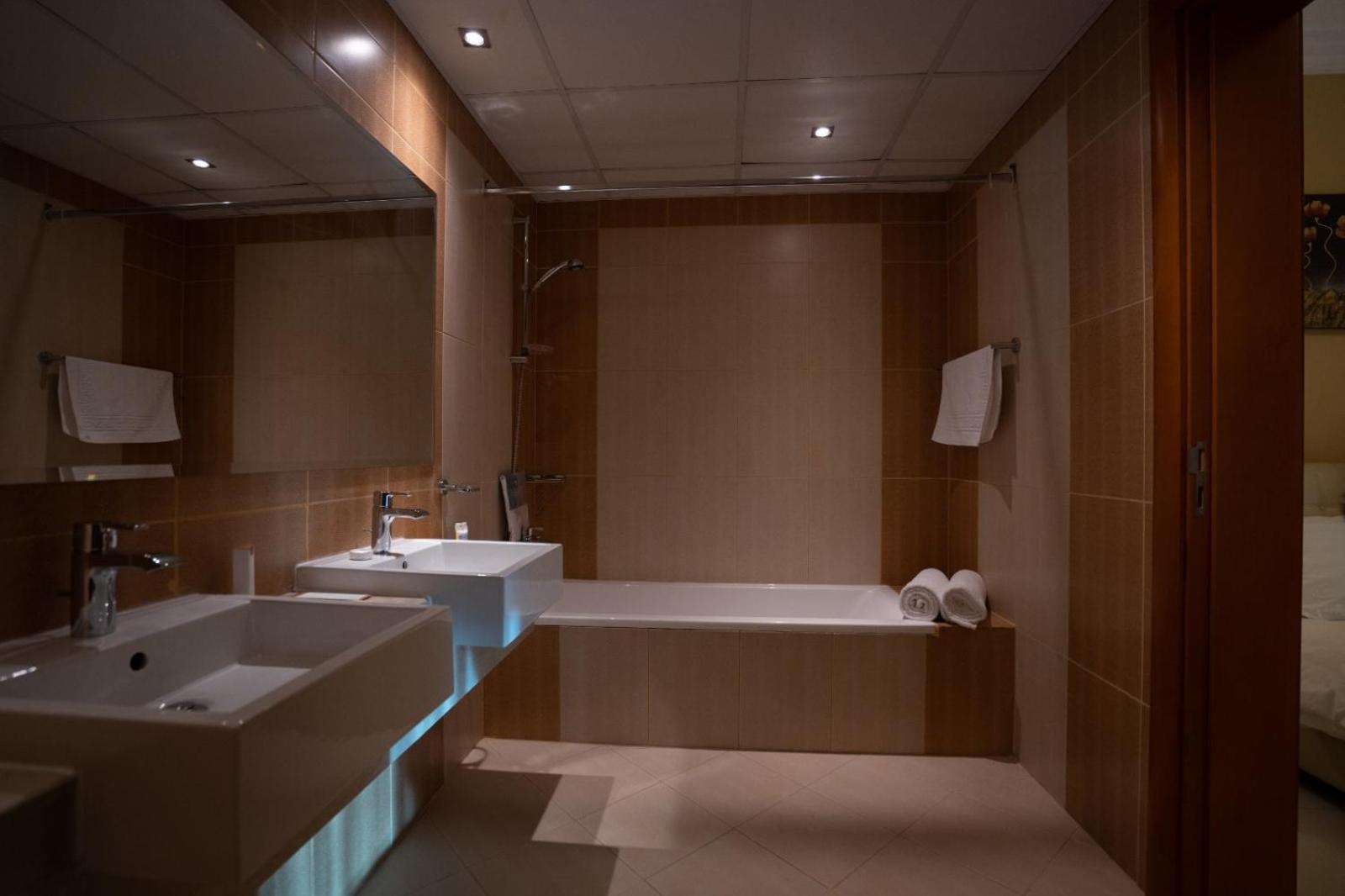 Al Liwan Residence Doha Extérieur photo